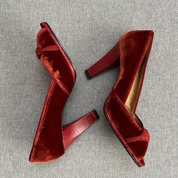 Cole Haan Velvet heel - Picture 4 of 8